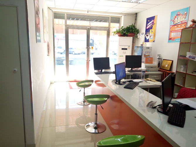 快印店投资多少钱？开个小广告店前期十几万够吗？第2张